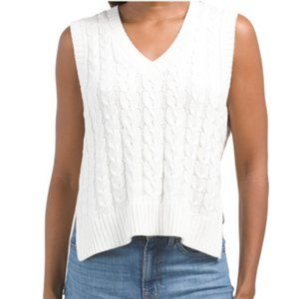 CUPCAKES & CASHMERE white cotton cable knit 'V' neck high-low sweater vest